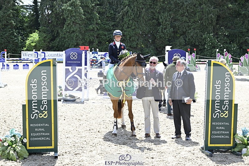 250525A-131700-17615 - Presentations Section B CCI 3 Star Long