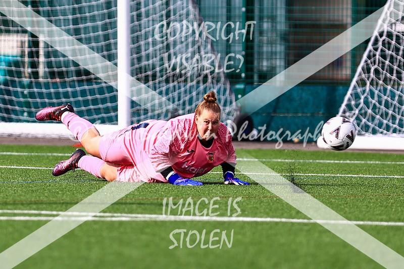 1DX30758 - 2025-10-05 FC Abbey Meads Ladies V Purton  Kingsdown FC Ladies