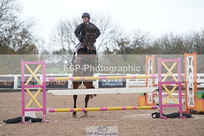 251107-130603-01068 - Cls 6 Foxhunter and 1.20m Open