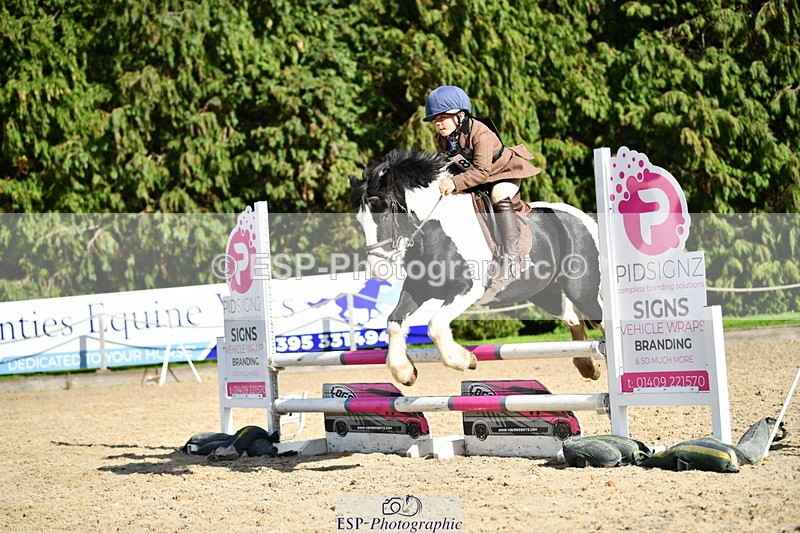 251004A-152200-01800 - Classes 8 & 9 70cm