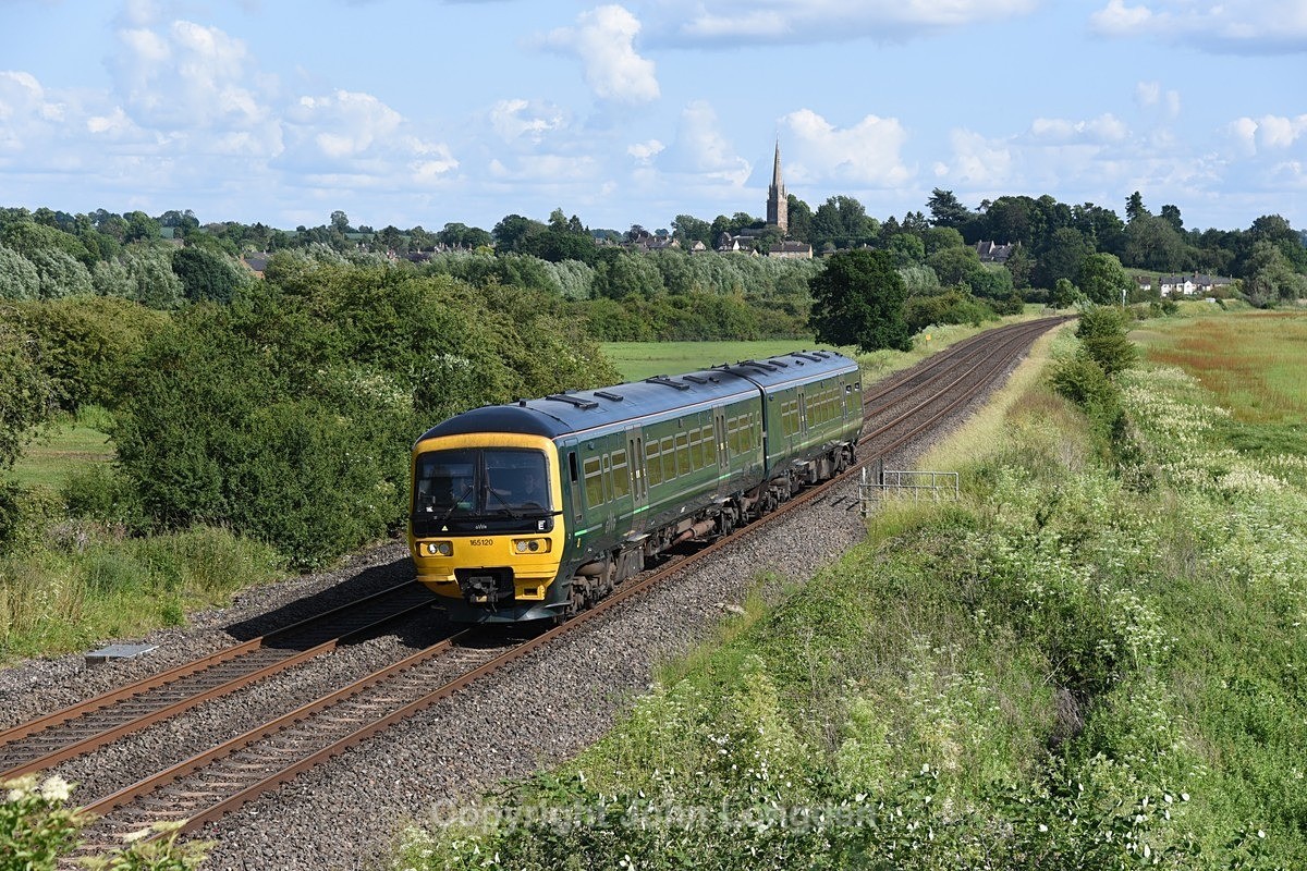 JL - 19.6.23 165120 16:07 Didcot Parkway - Banbury, Kings Sutton - Chiltern Routes (north to south)