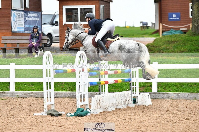 230819A-125925-00575 - Cls 26+28 Pony Foxhunter & 1.15m
