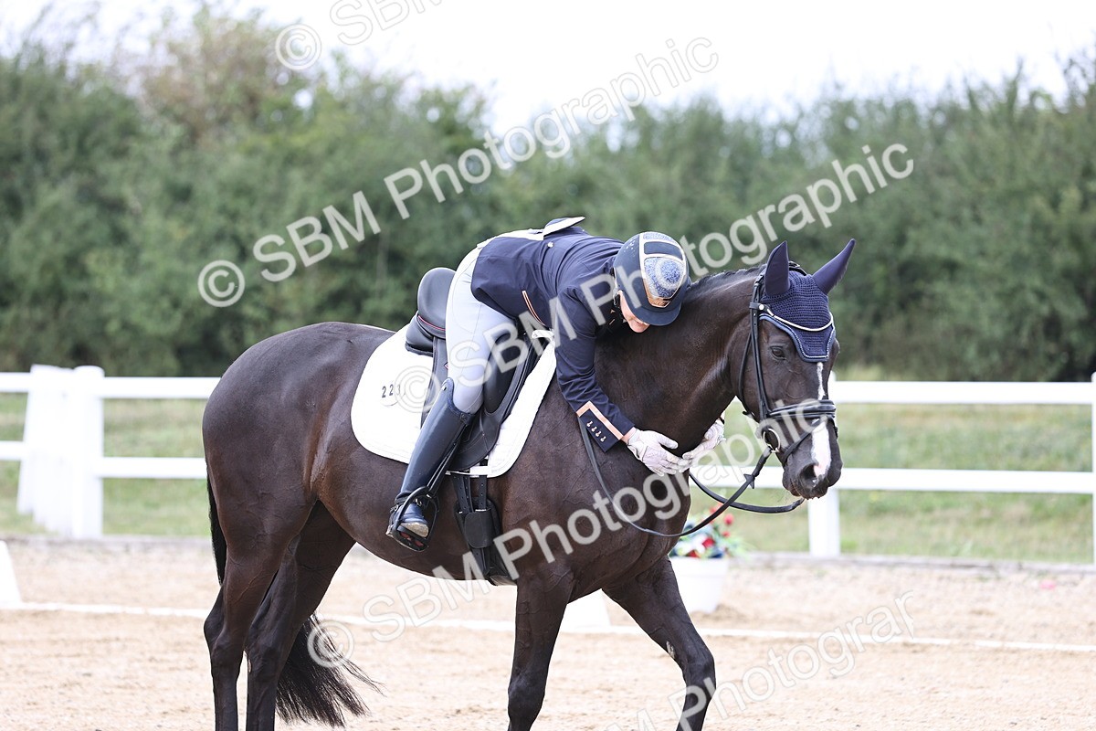 SBM_017594 - Class 14 - Novice 23 - 13.52-14.55