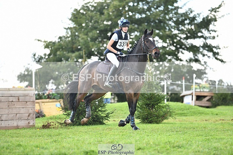 231022-141220-28983 - 337-DROUGHTVILLE.MIKE-Georgina.Beeby.Wynn-XC