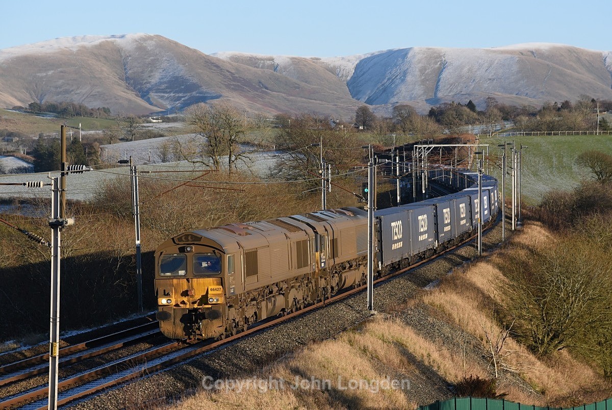 JL - 15.12.22 66427 & 66091 4Z75 Mossend - Daventry, Docker - West Coast Main Line (north to south)