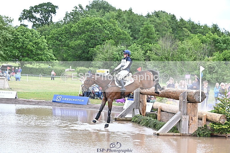 250525A-133251-16258 - D-451-Laura.Collett-DRUMGIVEN.MR.CHARISMA