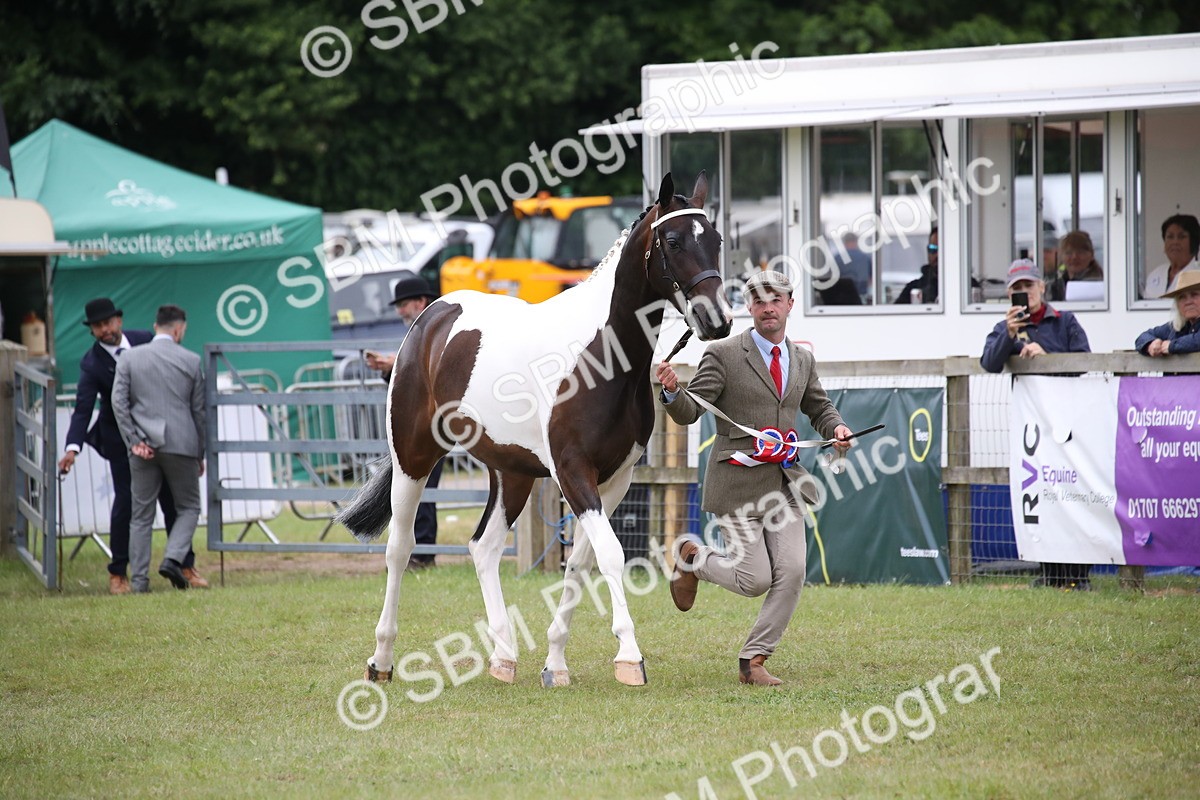 SBM_09803 - Ch 50 - Price Family Supreme In Hand