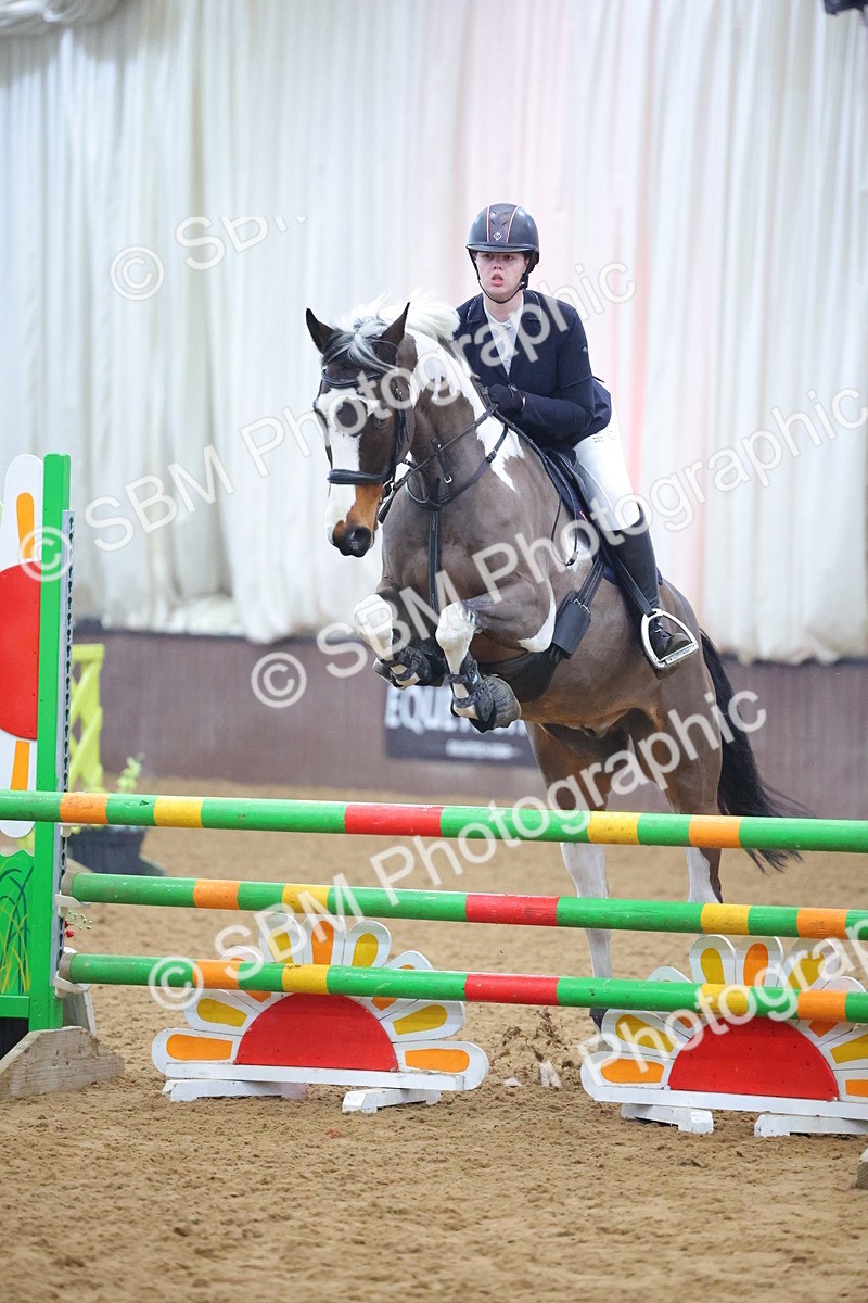 SBM_008440 - Class 21 - Nupafeed Supplements Senior Discovery/ 1m Open - First Round (1.00m)