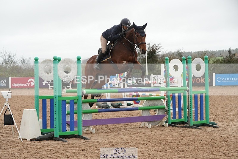 251109-113157-03573 - Cls 20 Newcomers and 1.10m Open