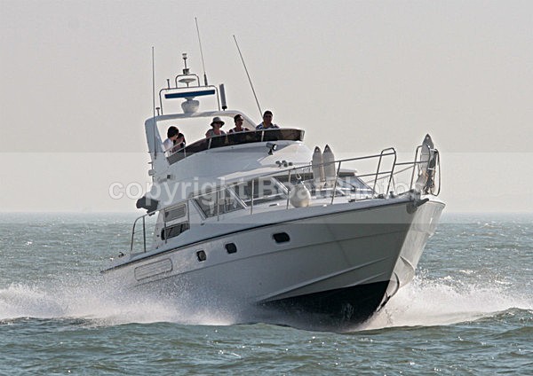 111001 SEANNA IMG_0530 - Flybridge Cruisers