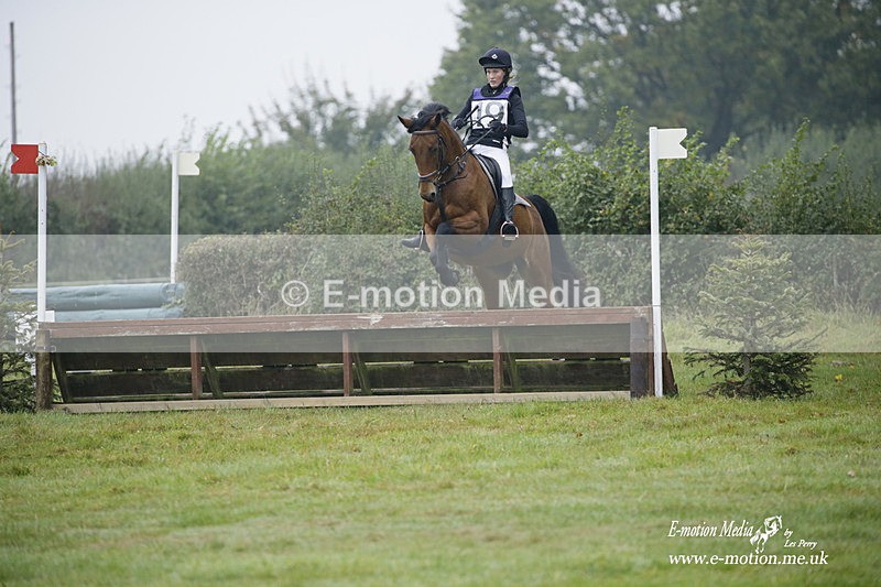 WWHT 171021 0145 - Novice Restricted (0.80m)  17/10/21