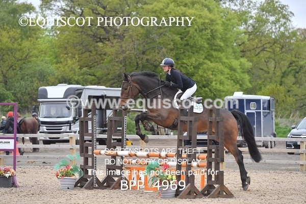 BPP_4969 - CLASS 24 SUN Senior BritiNovice/ 90cm Open