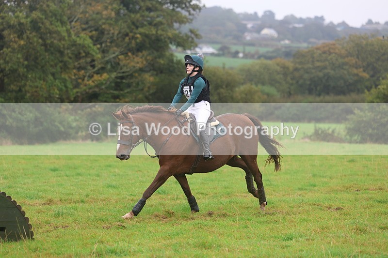 3E7A1438 - Class 2: 70cm: Half Roll Top