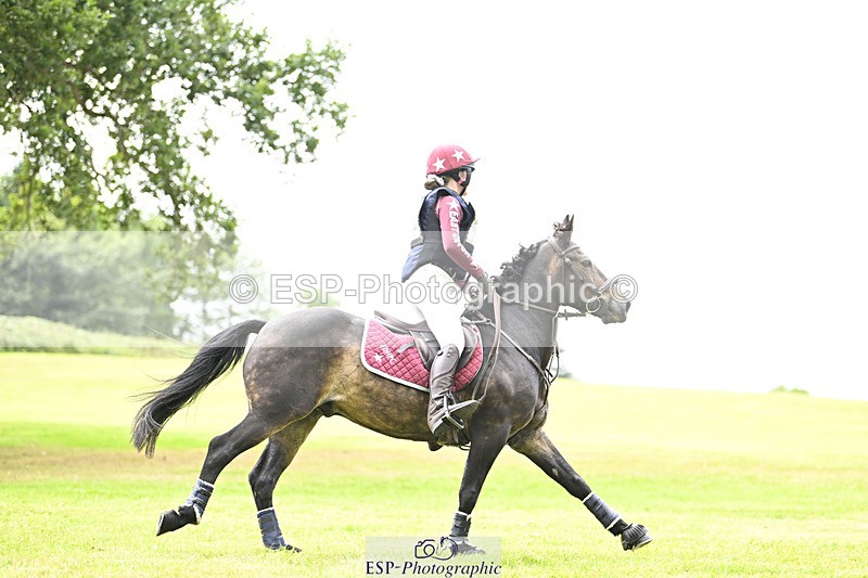 240825X-161238-36216 - 80cm XC 15.30 to 16.30