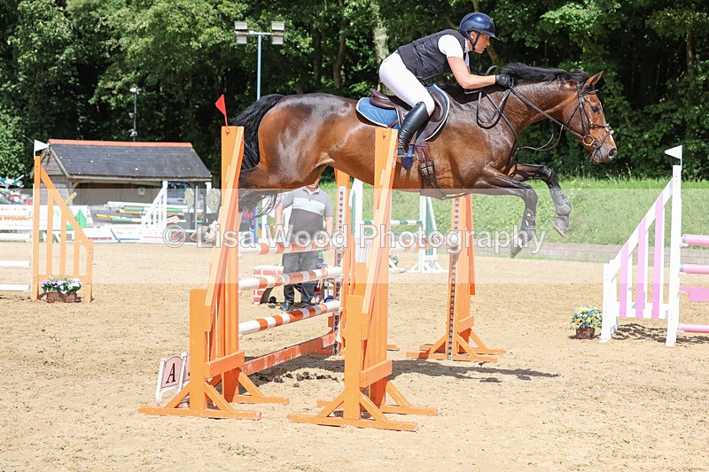 3E7A7490 - Class 8: Senior Newcomers/1.10m open