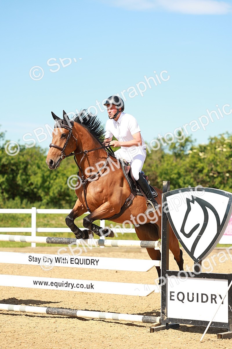 SBM_002857 - Class 4 - Senior Newcomers - 1.10m