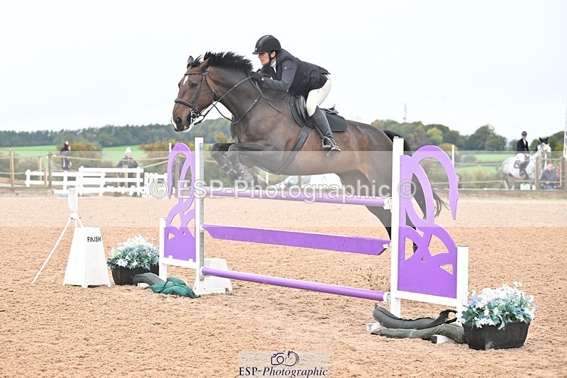 251003-132123-01090 - Cls 3 Foxhunter and 1.20m