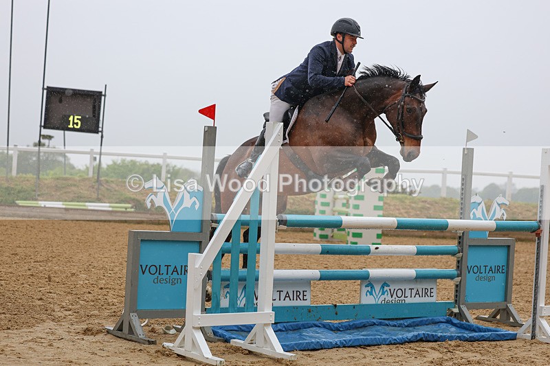 3E7A7191 - Class 7: Senior Newcomers/1.10m open
