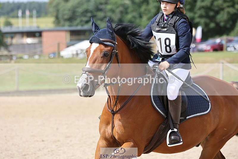 240823X-130107-17053 - 60cm R1 11.30 to 13.30