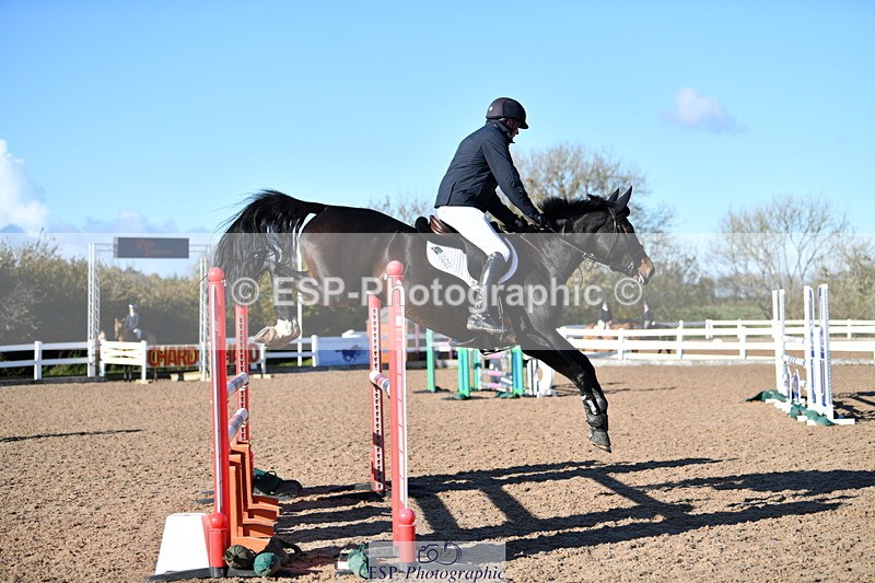 231110A-133111-00593 - Cls 5 Newcomers & 1.10m Open