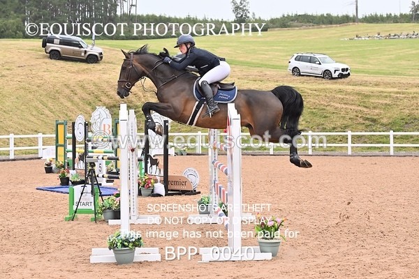 BPP_0040 - CLASS 25 SUN HOYS Redpost Equestrian Senior Foxhunter Second Round