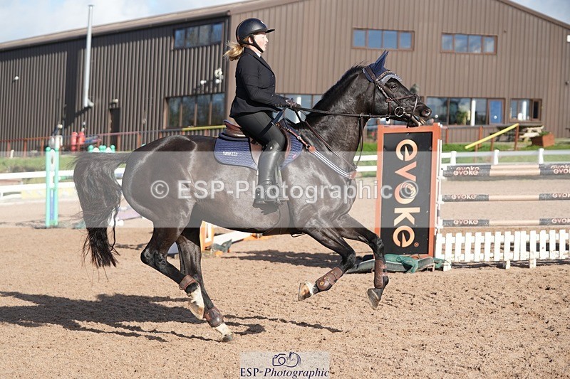 251108-124320-02557 - Cls 13 Foxhunter and 1.20m Open