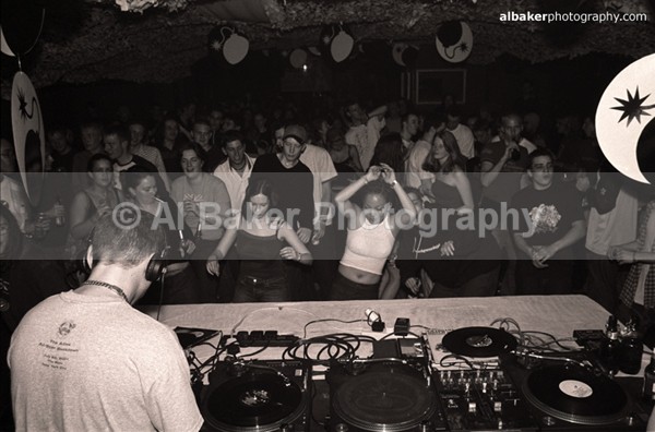 18 - Sub Tub @ music box 02.06.02