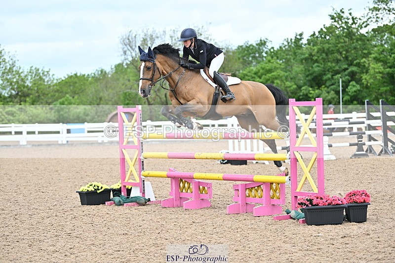 240523A-131204-01917 - Cls 4 Snr 1.20m Open