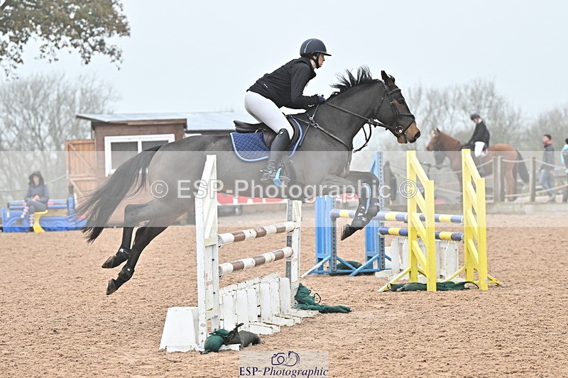 241103A-104625-06745 - SUN Cls 18 British Novice and 90cm Open