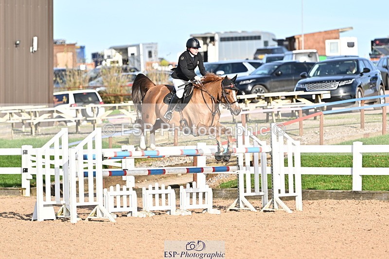 241113A-135146-00735 - Cls 05A&B Snr Fox & 1.20m Open