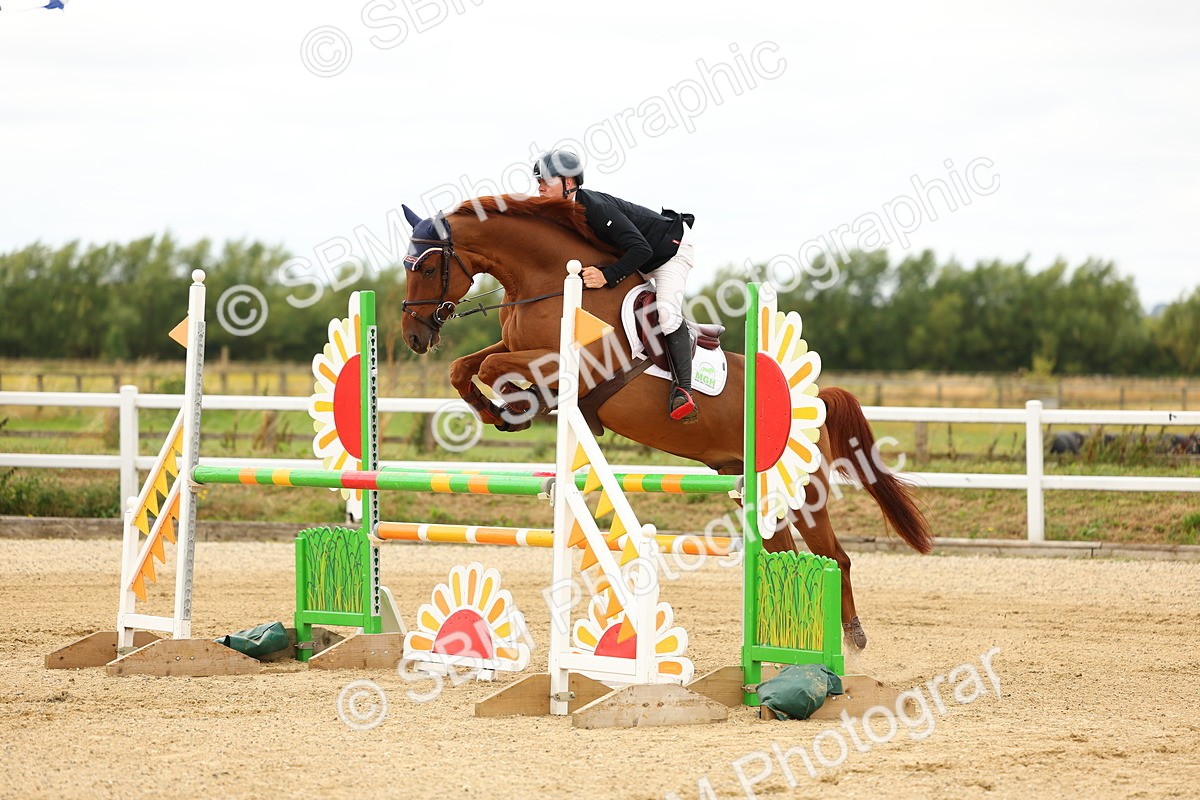 SBM_010121 - Class 3 - Senior Newcomers - 1.10m Open