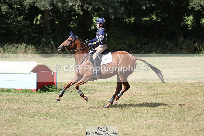 240825X-112923-32275 - 70cm XC 11.00 to 12.00