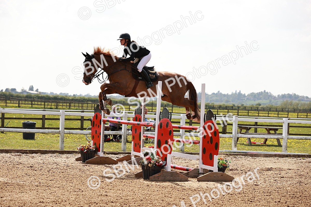  - Class 26 - Senior Foxhunter - 1.20m