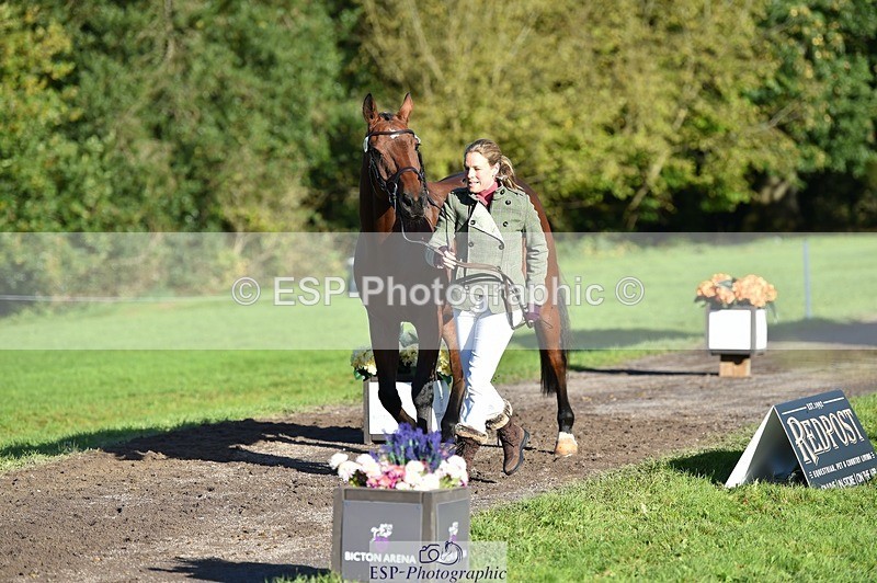 231022-101942-22415 - 433-WILLIAM-Laura.Sharpe-TrotUp+SJ