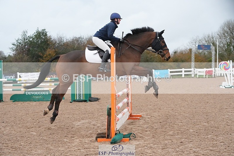 251109-083300-03026 - Cls 15 British Novice and 90cm Open