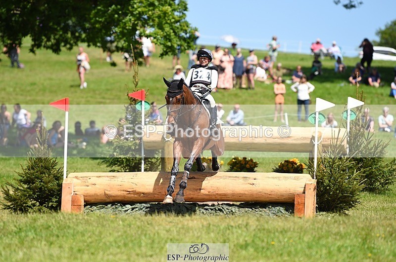 230527-141840-09745 - 324-DRUMGIVEN_MR_CHARISMA-Jeanette_Brakewell-XC