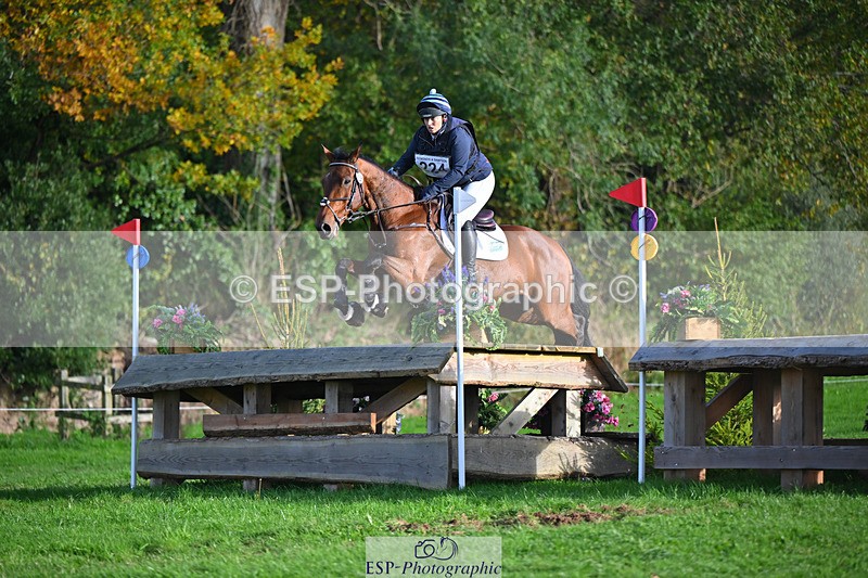 241025-153417-10376 - 227-Clementine.Crosthwaite.Eyre-LYJADOR