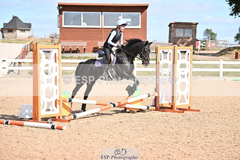 250821B-160240-00642 - Group B - Danielle