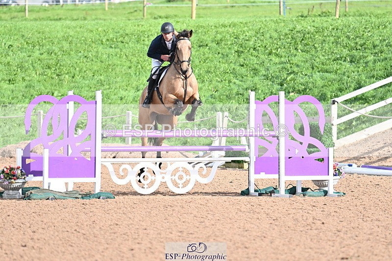 231014A-105436-04251 - Cls 18 Newcomers & 1.10m Open