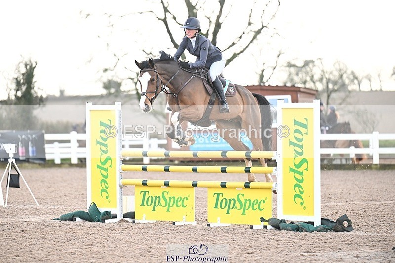 251206-123104-00976 - Cls 12 Snr Newcomers and 1.10m