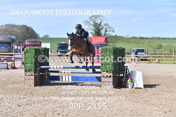 BPP_2195 - CLASS 22 SUN Senior BritiNovice/ 90cm Open