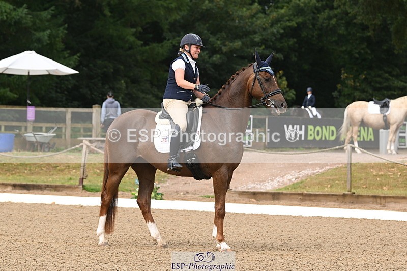 250719A-094252-03026 - 144-Verity.Perry-Vogue