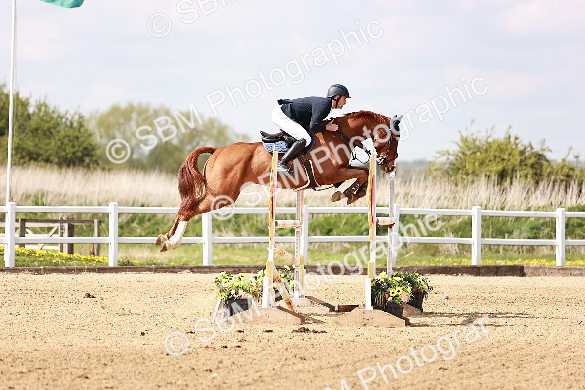  - Class 26 - Senior Foxhunter - 1.20m