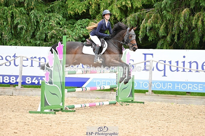 230930-122759-00482 - Cls 5 Pony Foxhunter & 1.10m Open