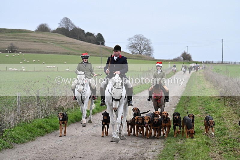 WJ7_1223 - Walk Home