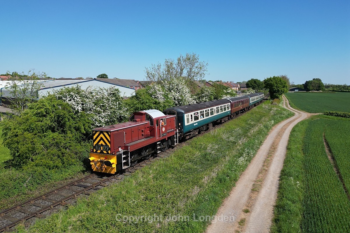 JL - 10.5.25 D9523 11:20 Leeming Bar - Leyburn, Aiskew - Latest shots