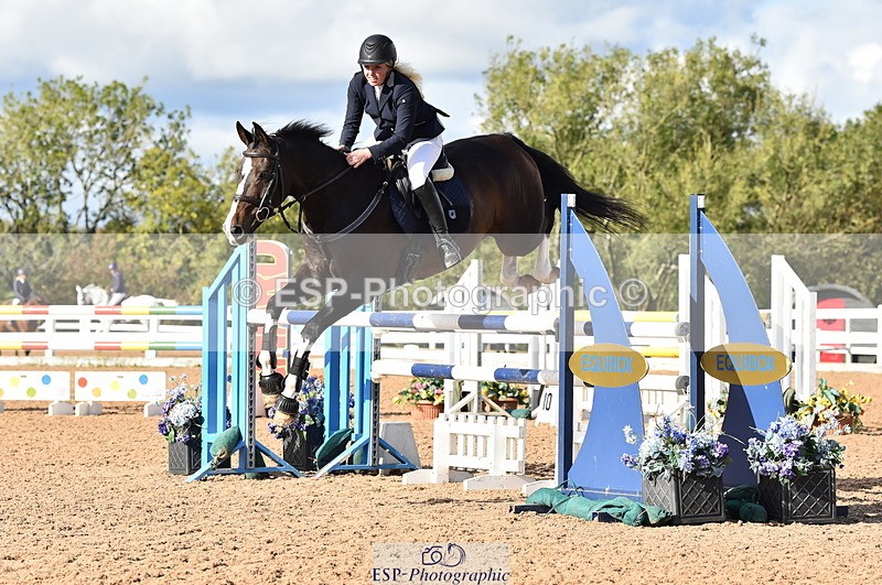 231014A-143948-05325 - Cls 15 1.05m Amateur Q 2nd R