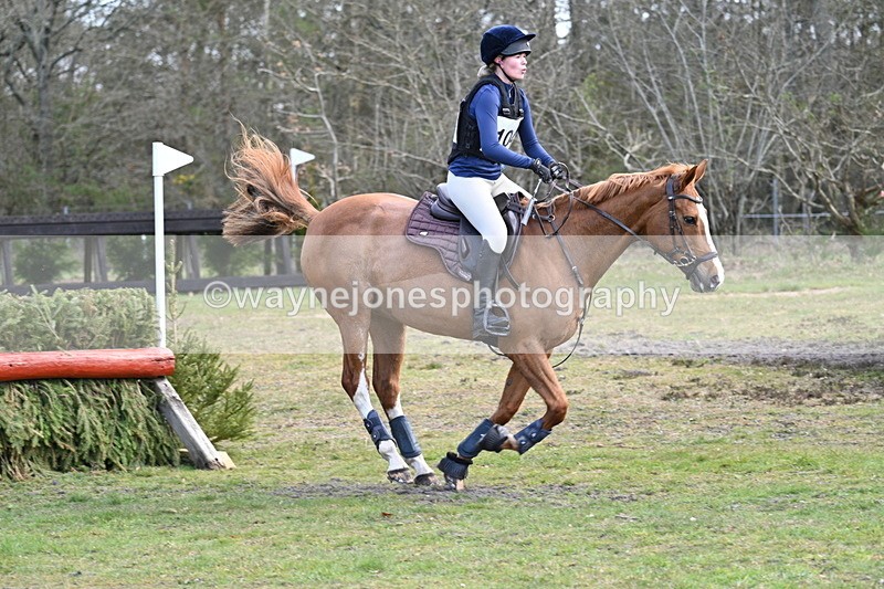 WJ7_0065 - Time 10:13 to 10:38 Times at the Fence