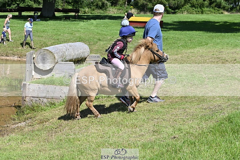 240728B-111208-01186 - Gemma's Group XC