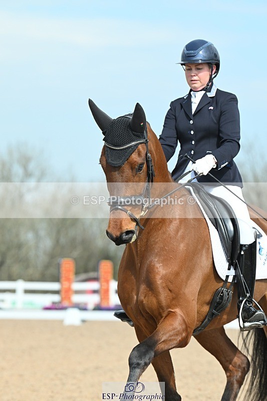 250403-103216-01435 - 036-Abbie.Newbury-Seagry.Viceroy